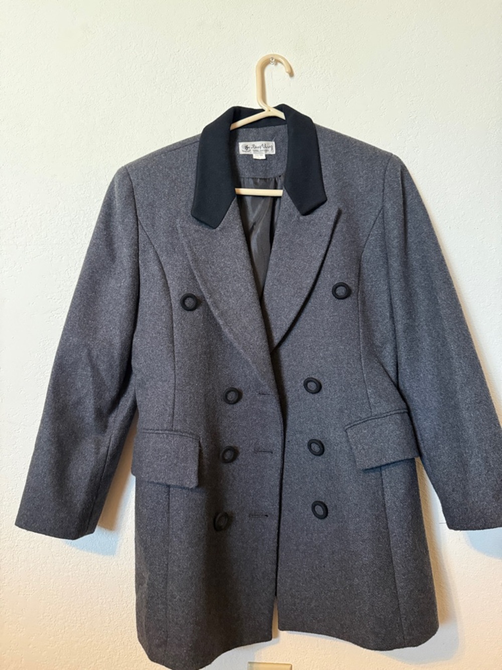 Wool-Blend Double-Breasted Coat with Contrast Collar - Charcoal